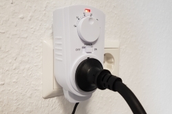 Steckdosen Thermostat mit Kabelfühler 